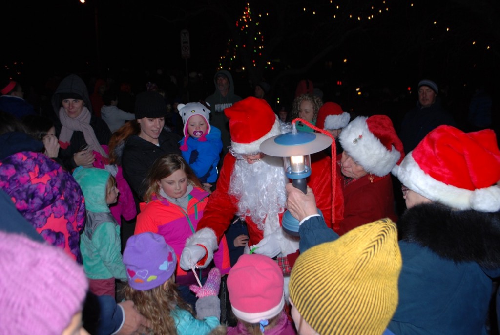 Santa and kids Squantum Tree Lighting 2015
